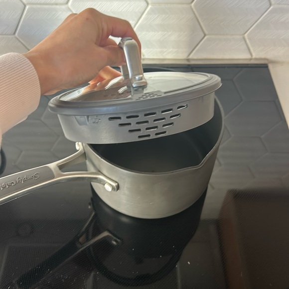 Calphalon Sauce pan - Picture 3 of 6